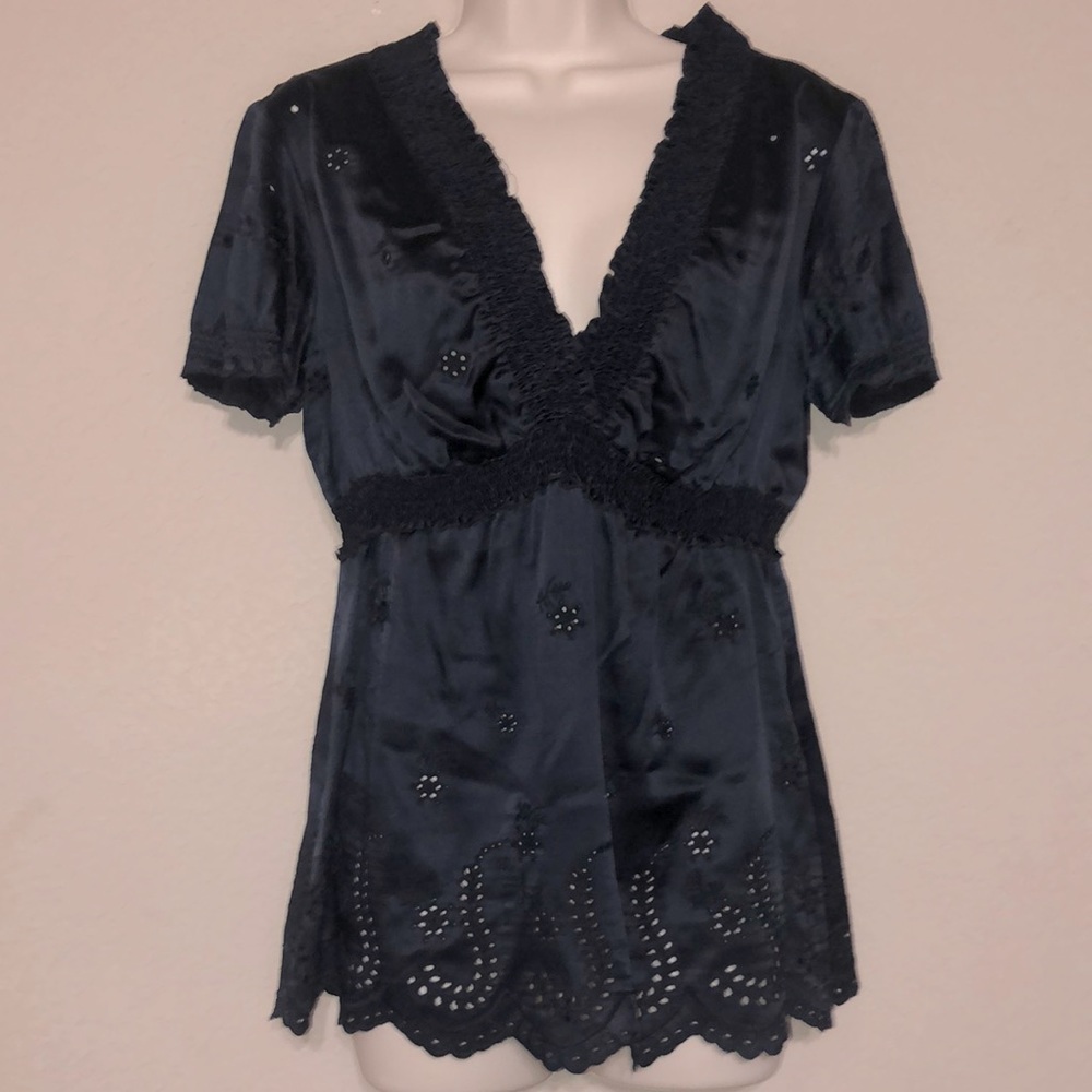 BCBGMAXAZRIA Navy 100% silk Vneck shirt